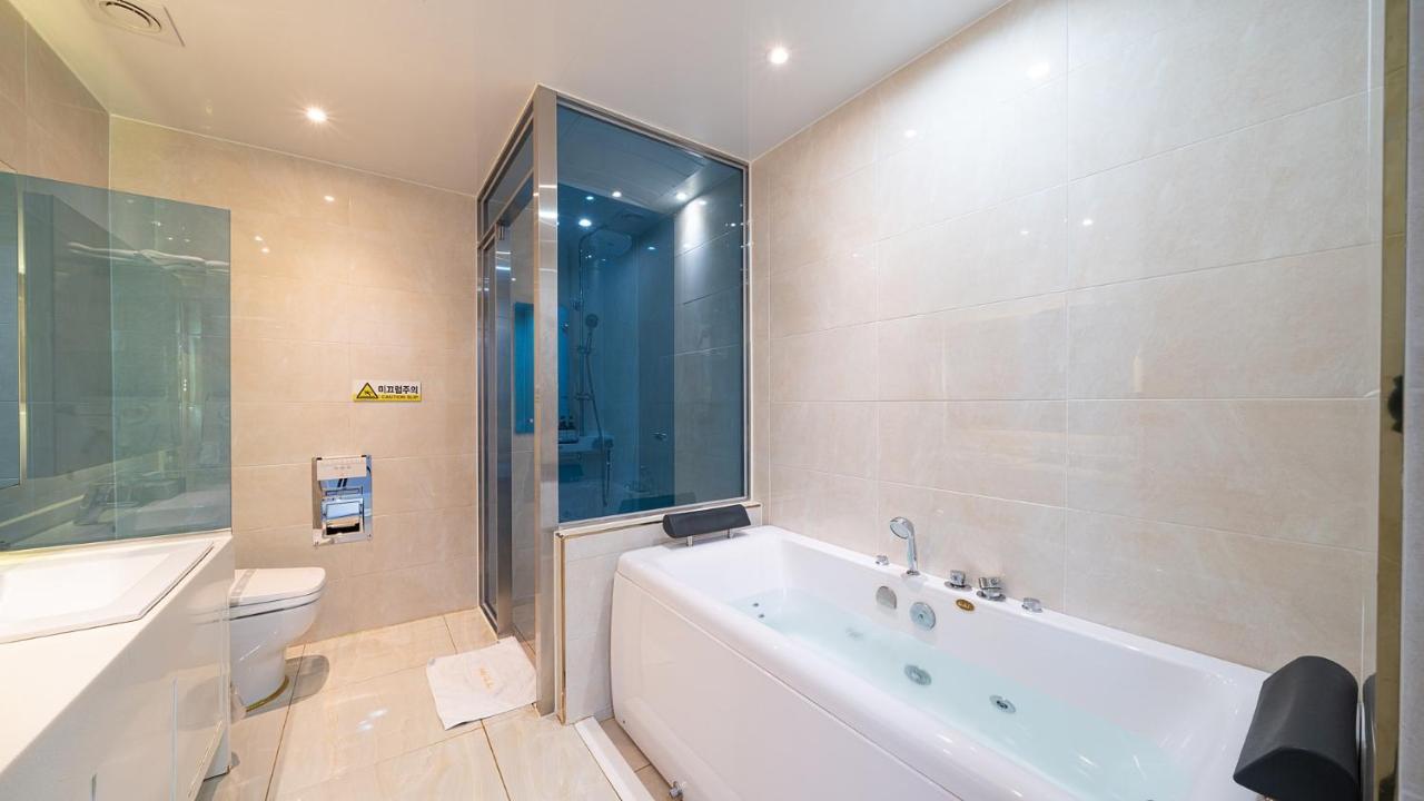 Hotel The One Yeosu Zewnętrze zdjęcie